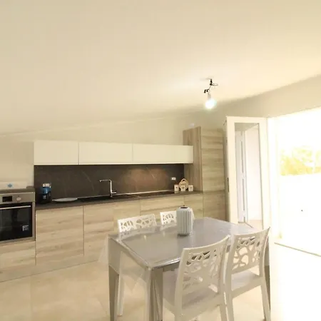 Semesterbostad Casa Perla Domus *